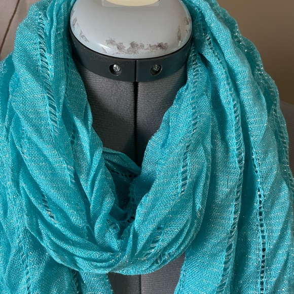 Scarf - Picture 2 of 5